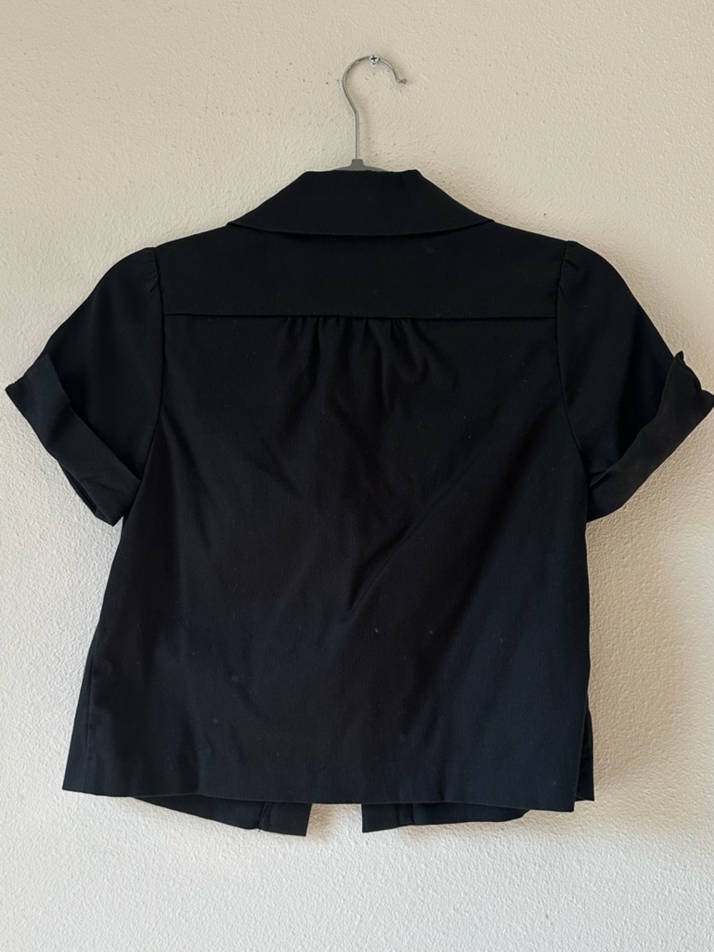 Forever 21 short sleeve jacket with half button front and pink lining - Picture 4 of 6